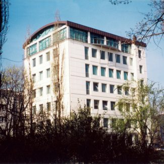1-commercial-ciasna-office-building