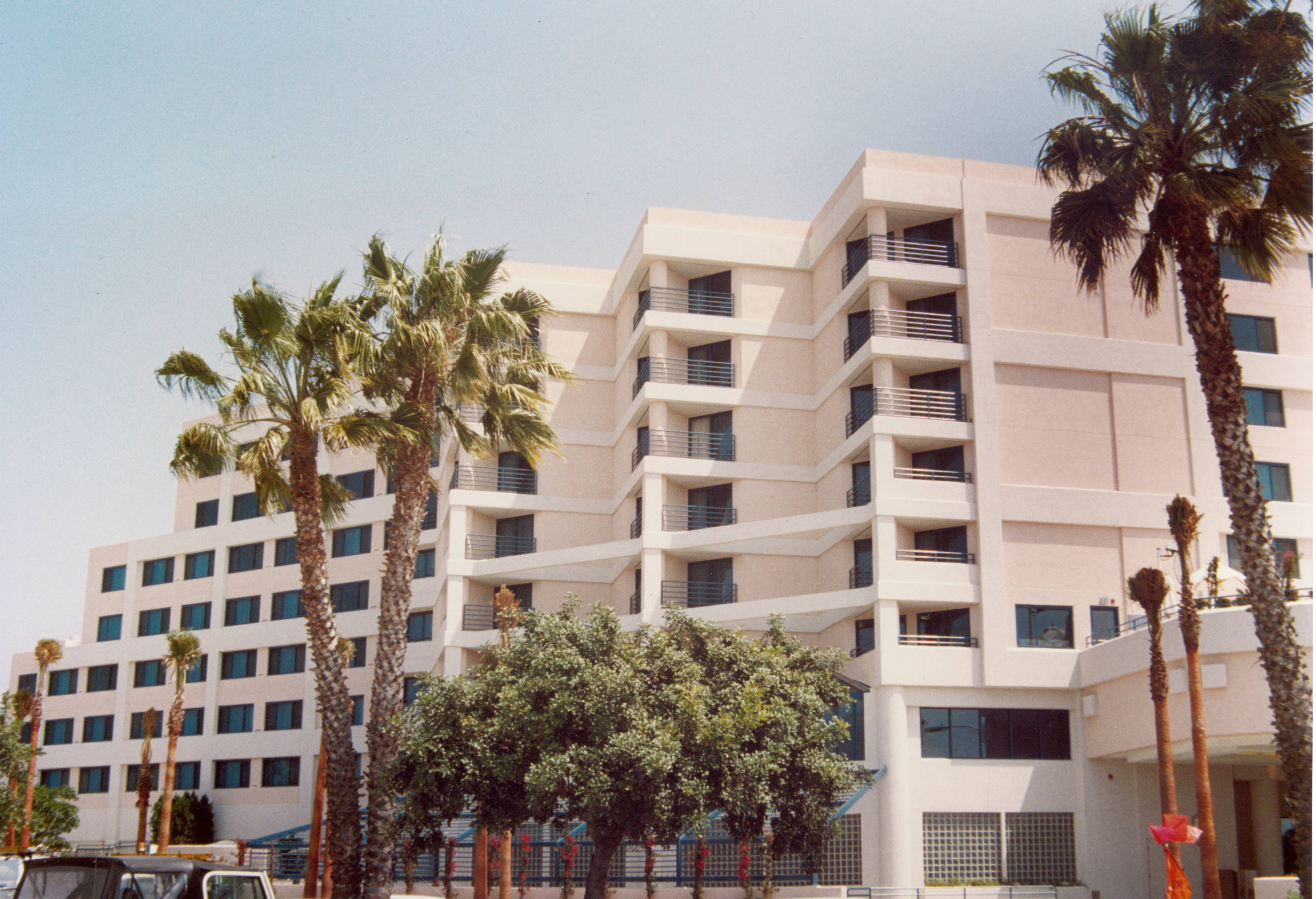 1-hospitality-santa-monica-double-tree-hotel